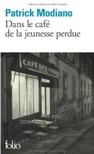 Dans le caf{ de la jeunesse perdue
